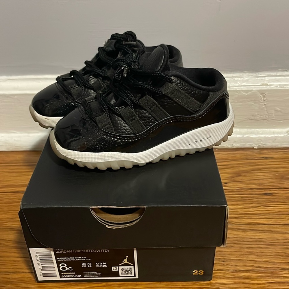 Jordan 11 Retro Low “Black/Gym Red” Toddler 8c